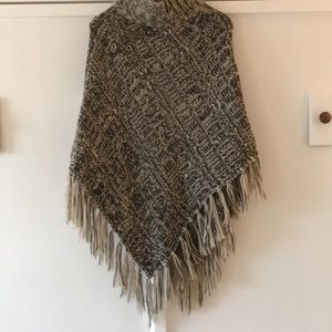 One-size shawl/poncho